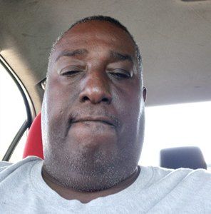 Meet your Posher, Derrick